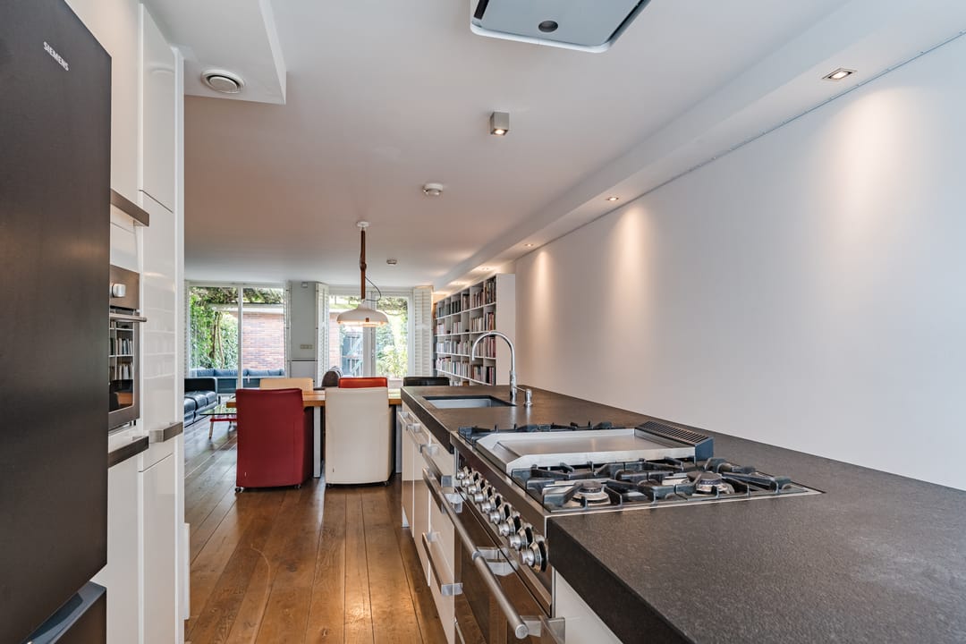 Modern Move-in Ready Terraced House with Garden in Rijswijk Bomenbuurt — 12