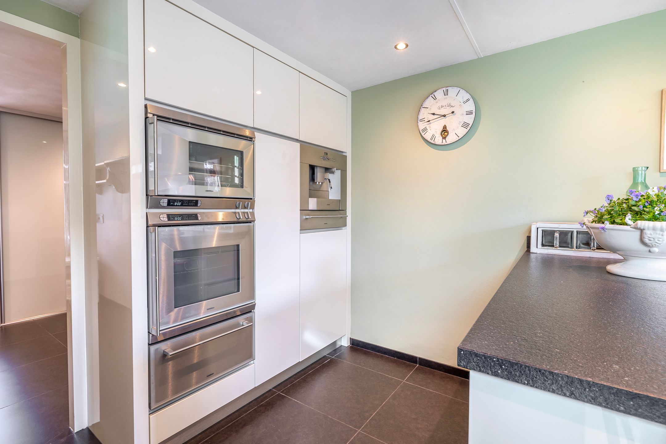 Spacious Detached Home with Conservatory and Large Living Room in Kaatsheuvel — 15