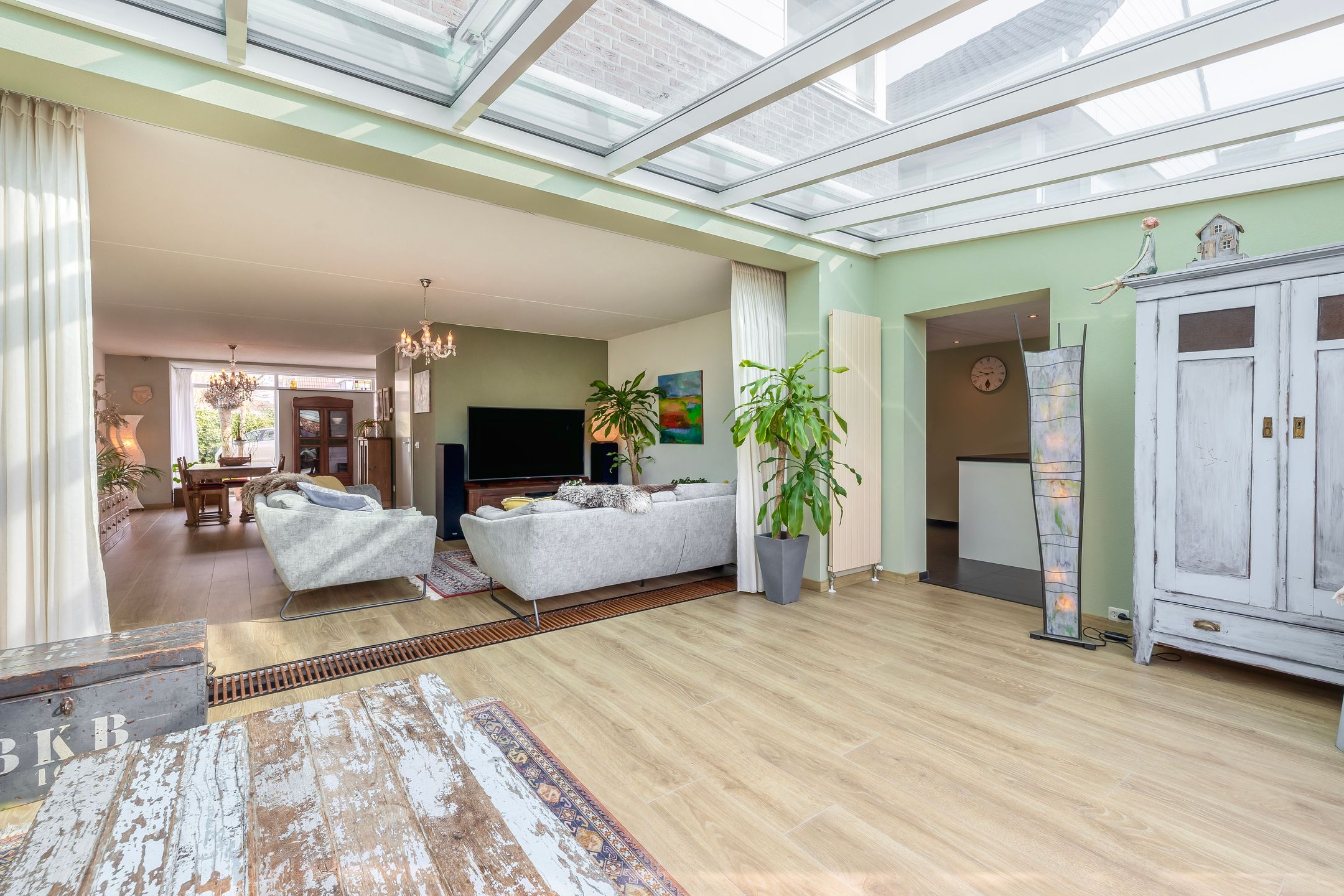 Spacious Detached Home with Conservatory and Large Living Room in Kaatsheuvel — 18
