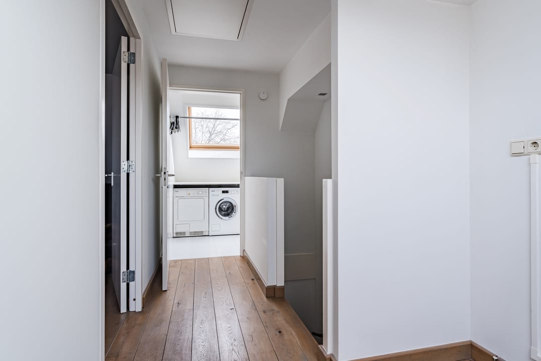 Modern Move-in Ready Terraced House with Garden in Rijswijk Bomenbuurt — 24