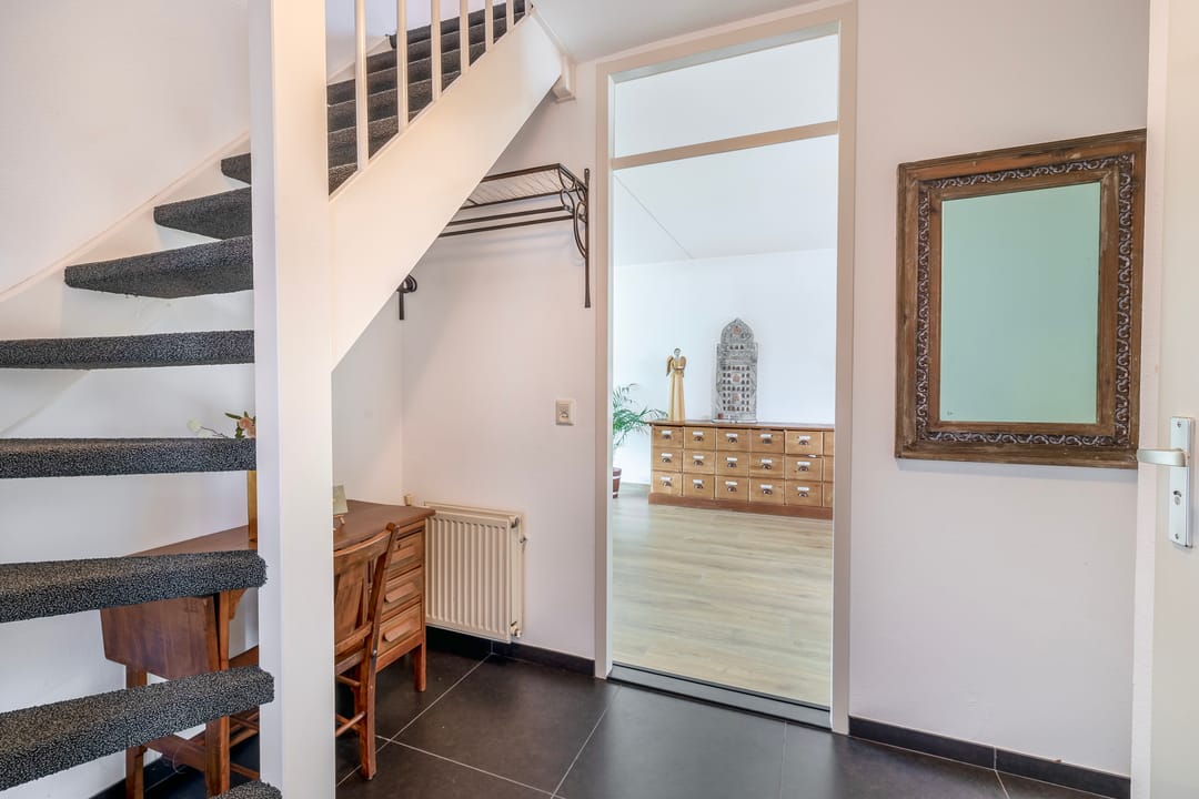 Spacious Detached Home with Conservatory and Large Living Room in Kaatsheuvel — 26
