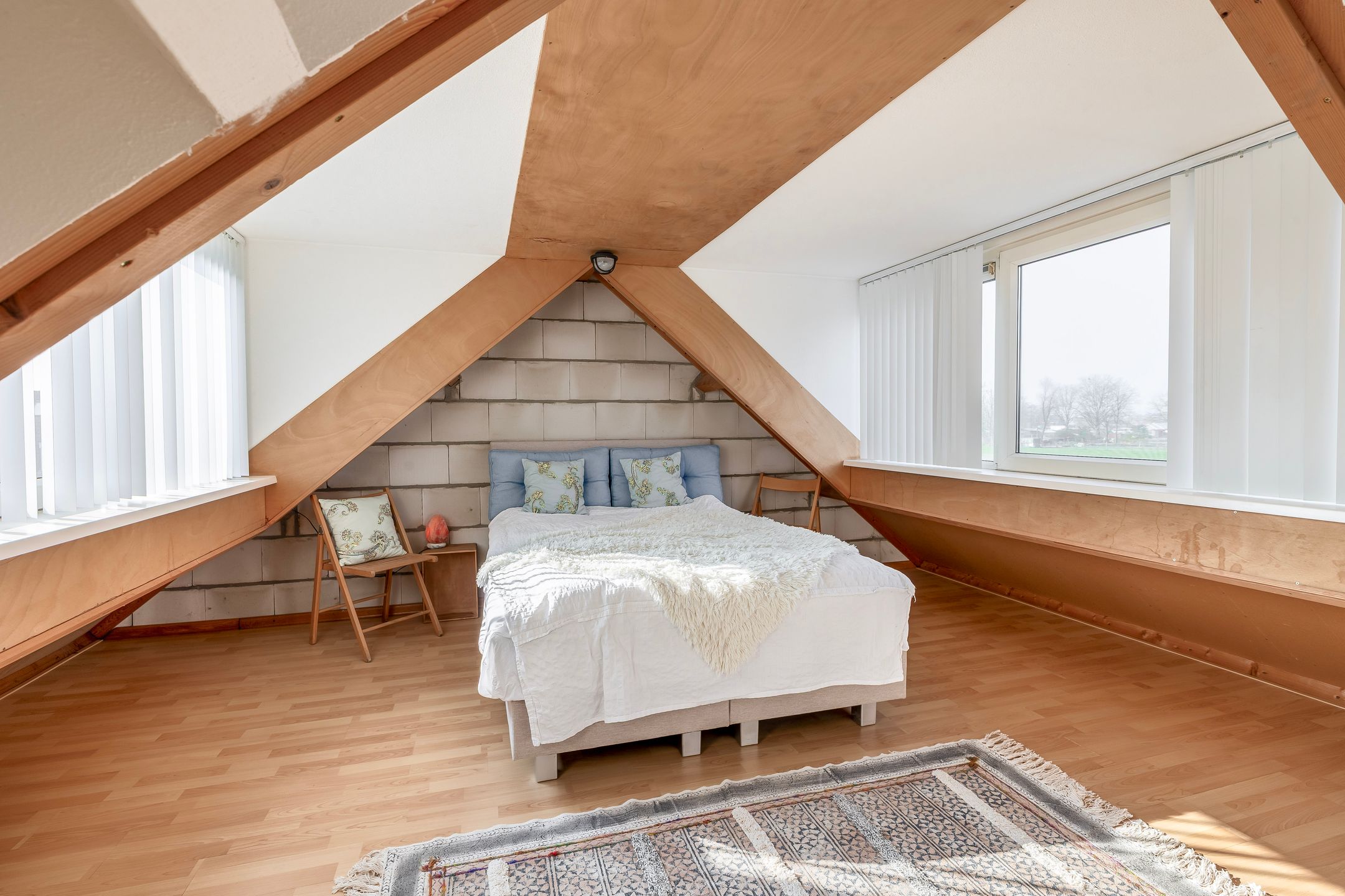 Spacious Detached Home with Conservatory and Large Living Room in Kaatsheuvel — 36