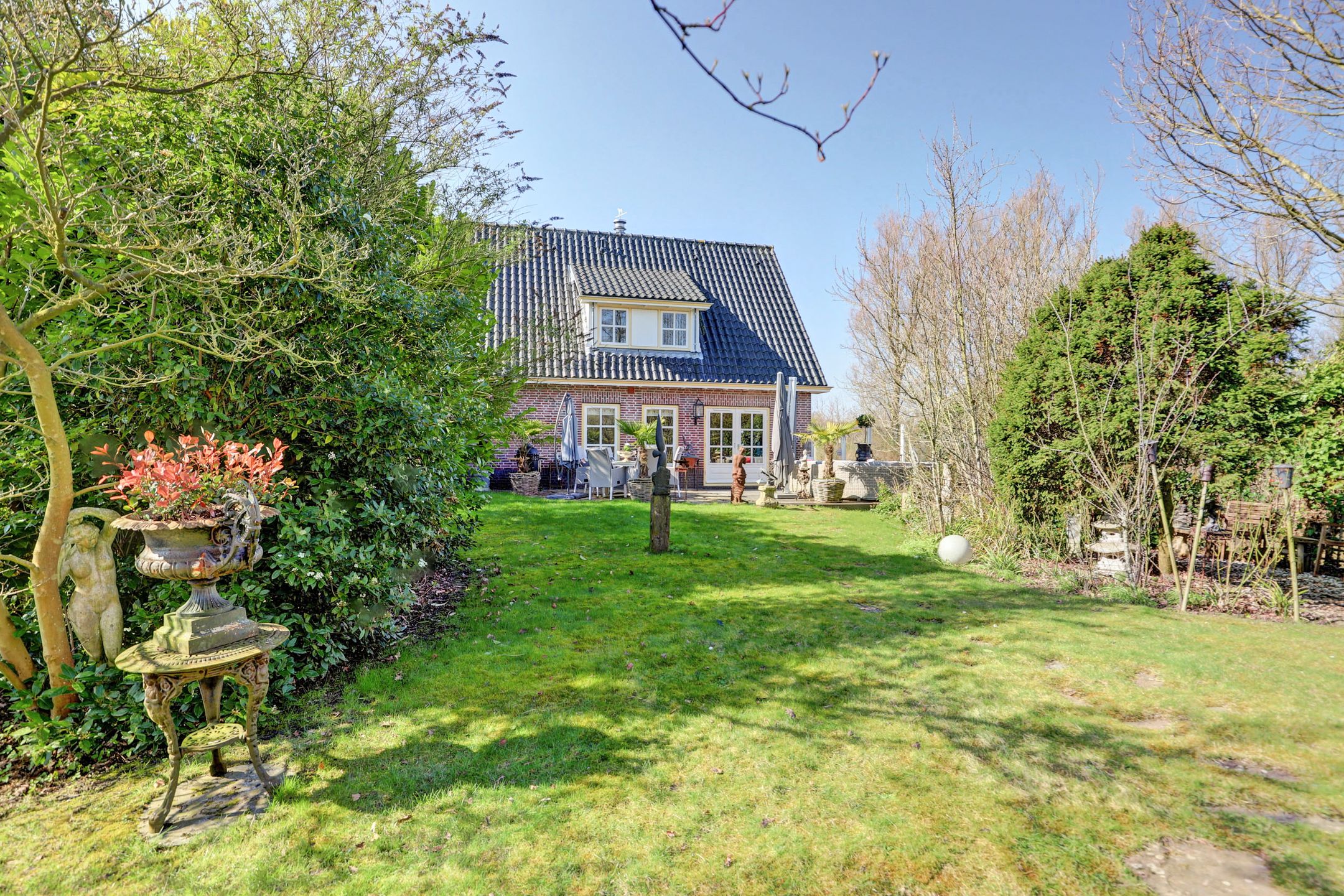 Photo 51 of Leeuwerik 6