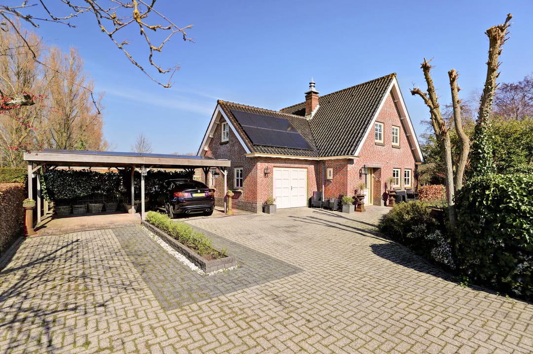 Photo 1 of Leeuwerik 6