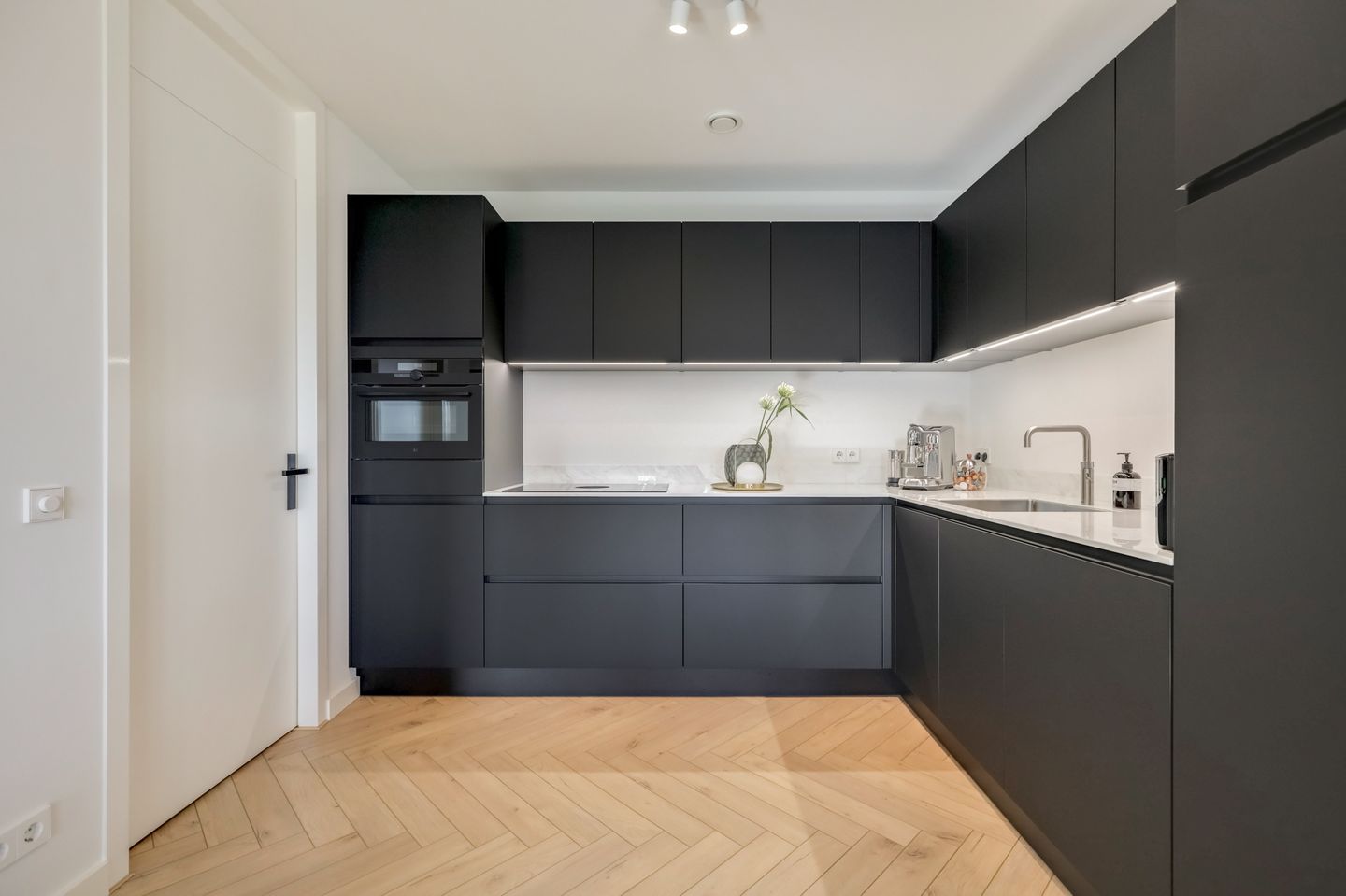 Photo 34 of Eltenseweg 5-A2