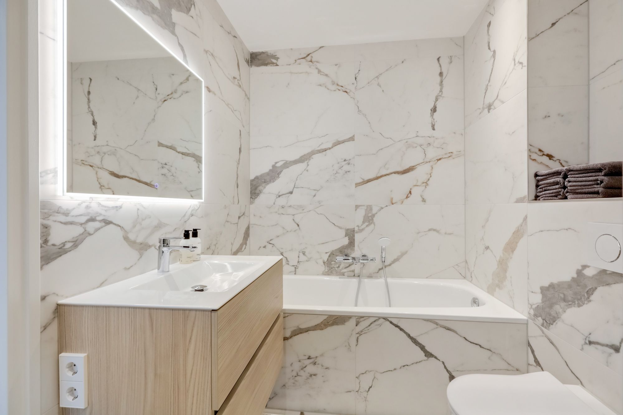 Photo 39 of Eltenseweg 5-A2