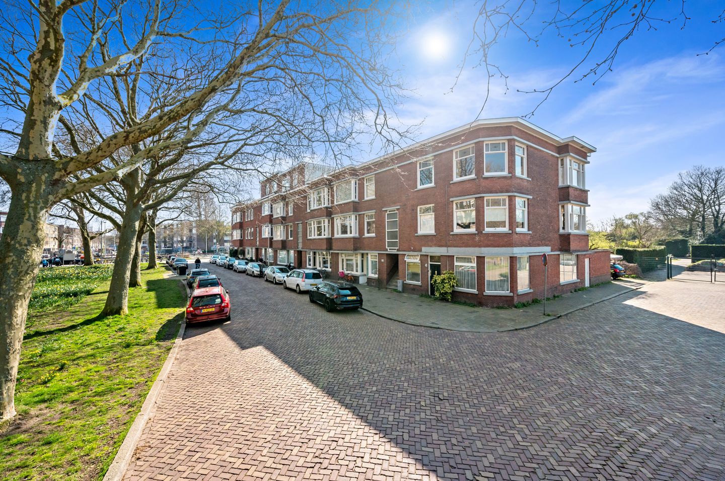 Photo 1 of Laan van Eik en Duinen 32