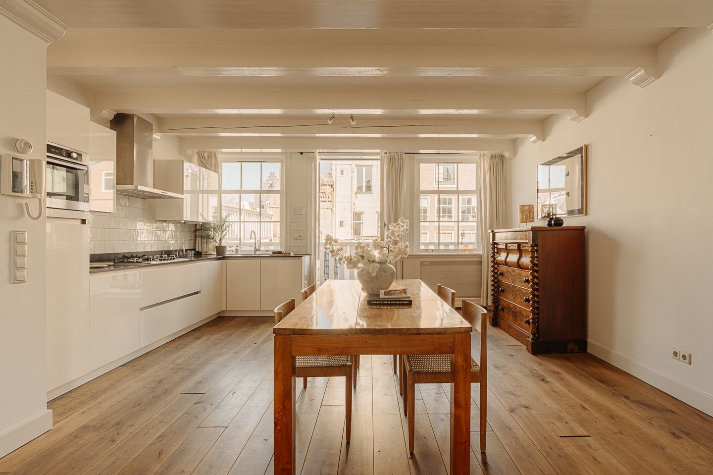 Foto 10 van Nieuwe Leliestraat 8-2