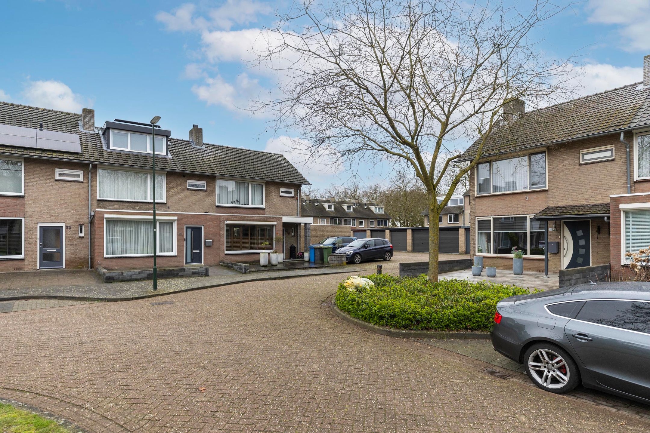 Photo 24 of Sirius 16