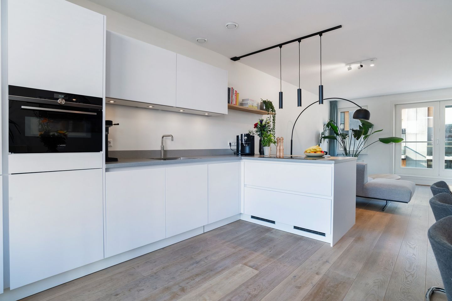 Photo 10 of Maashaven N.z. 545