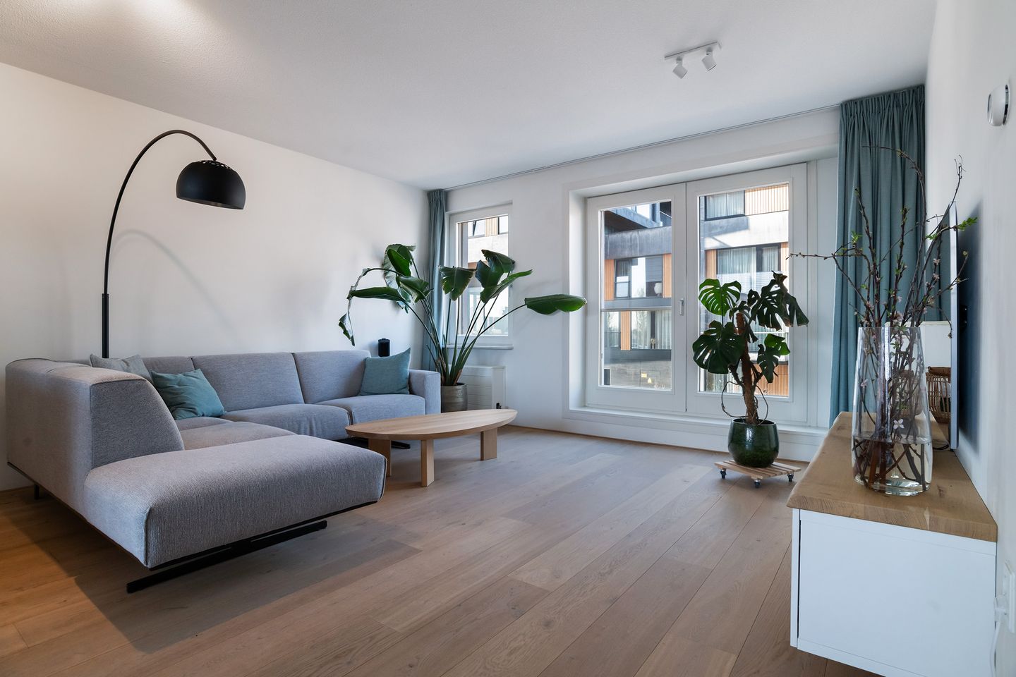 Photo 4 of Maashaven N.z. 545