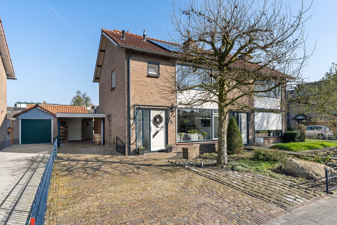 Photo 1 of van Lyndenlaan 47