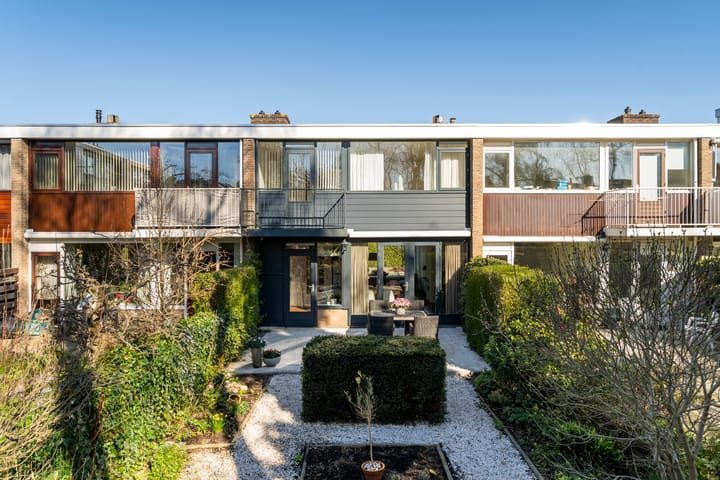 Photo 3 of Van Bassenstraat 74