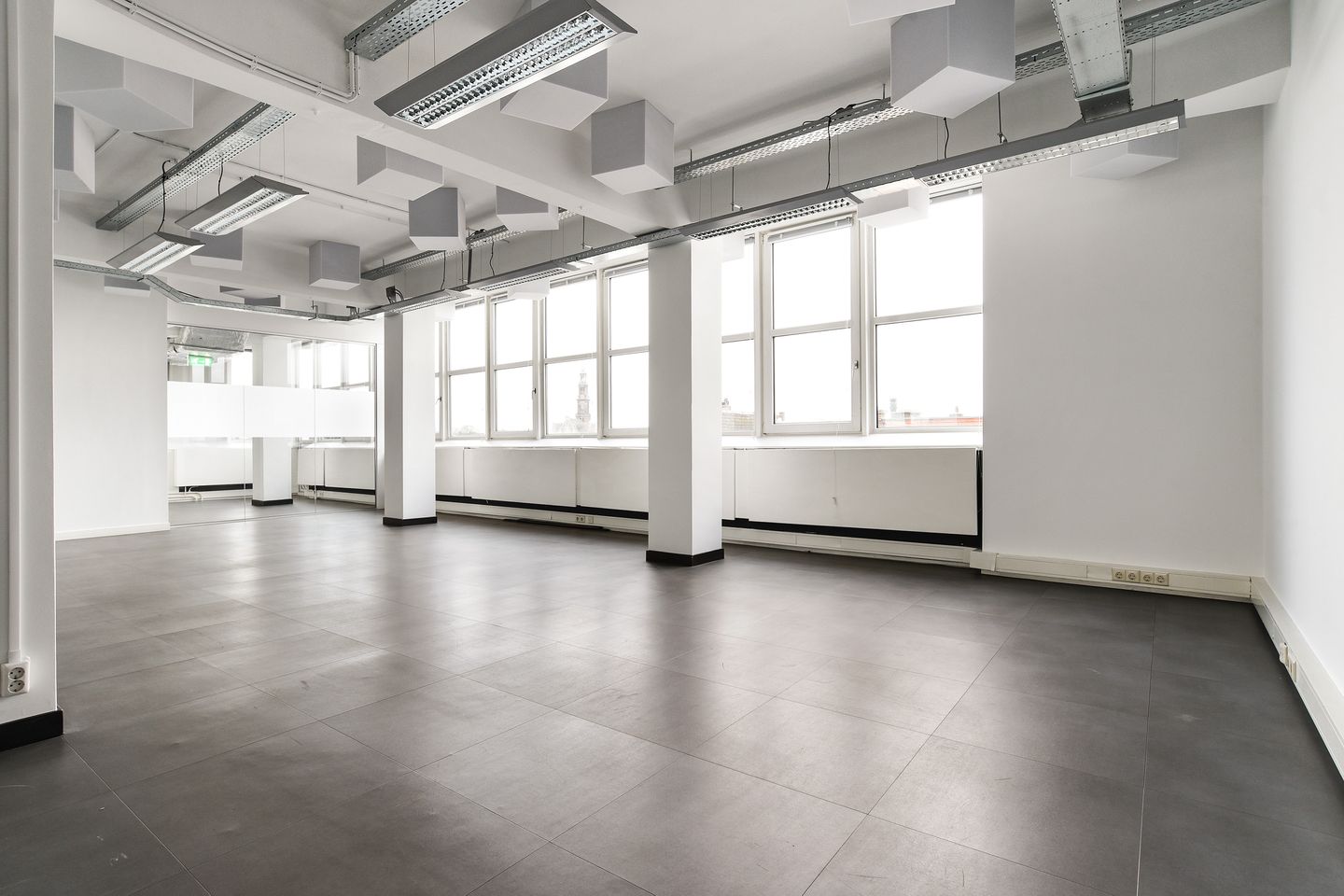 View photo 4 of Nieuwezijds Voorburgwal 120