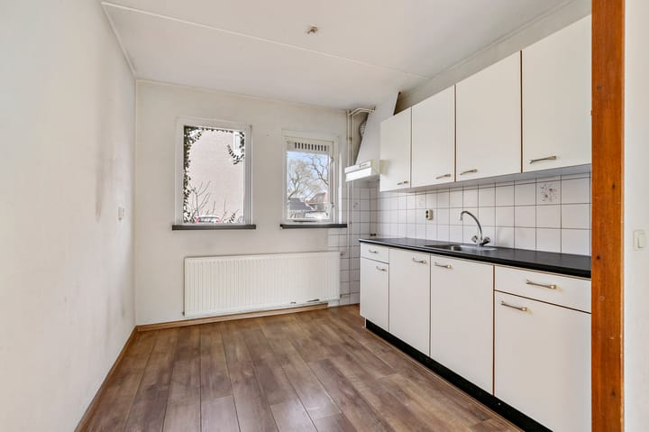 Photo 4 of Gravekamp 8