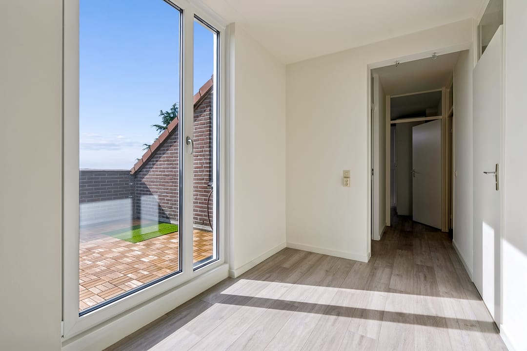 Photo 38 of Terpmeent 40