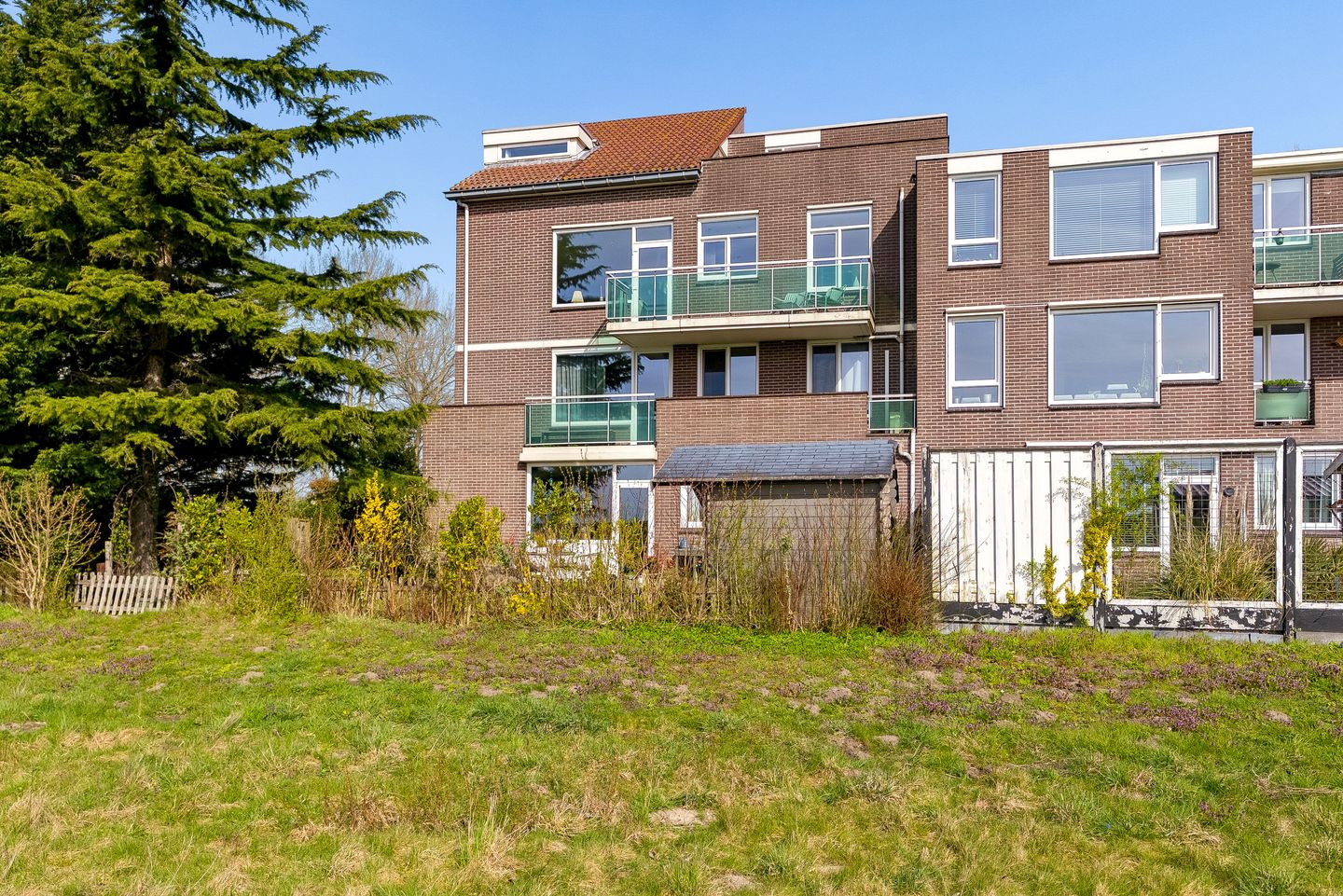 Photo 59 of Terpmeent 40