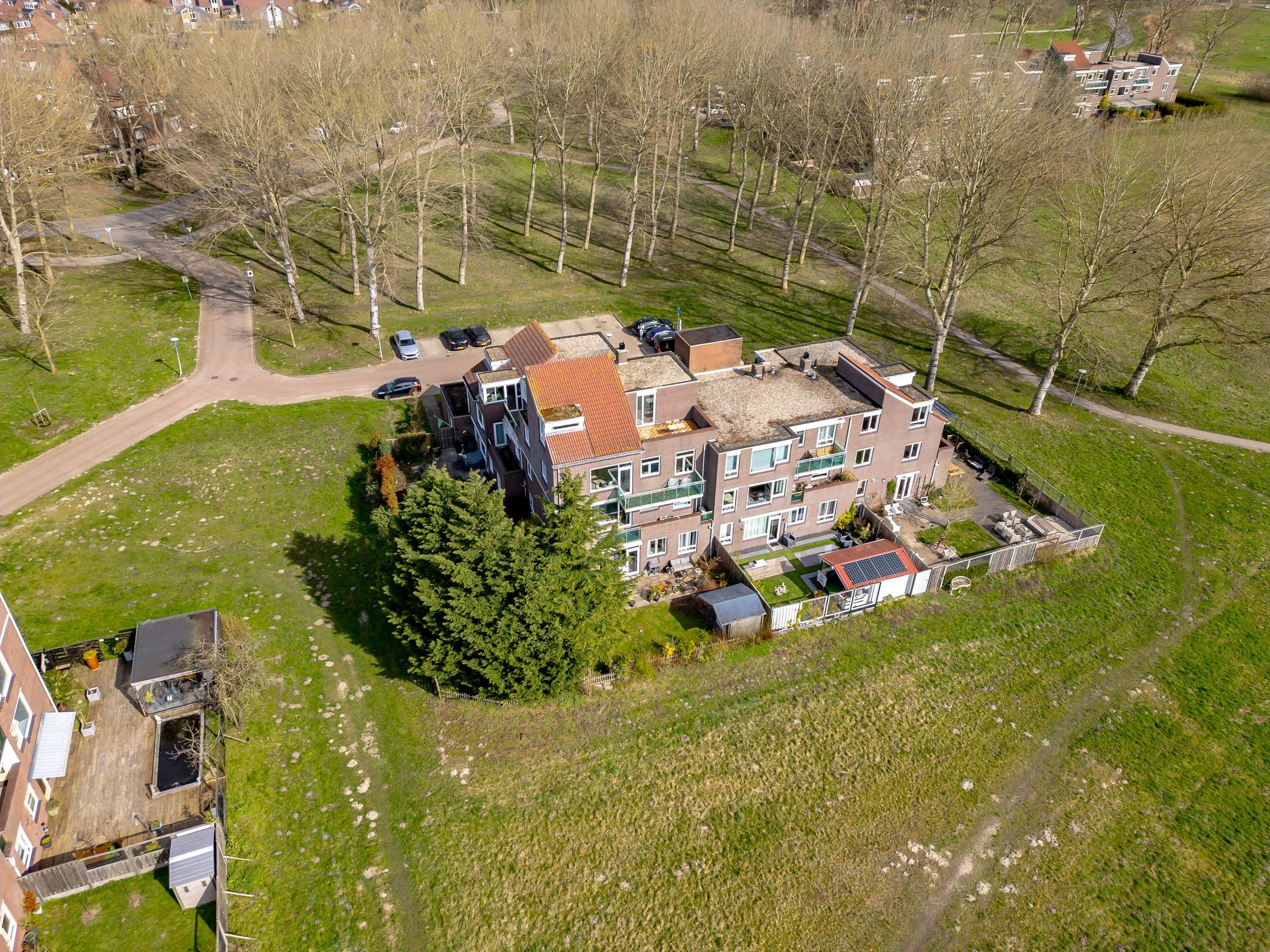 Photo 81 of Terpmeent 40