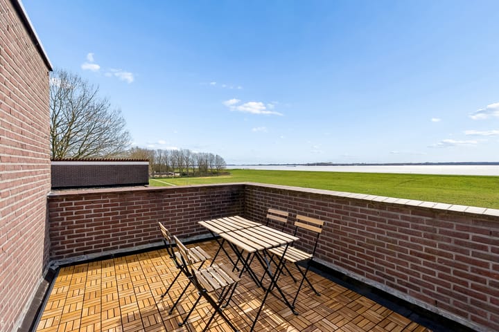 Photo 2 of Terpmeent 40