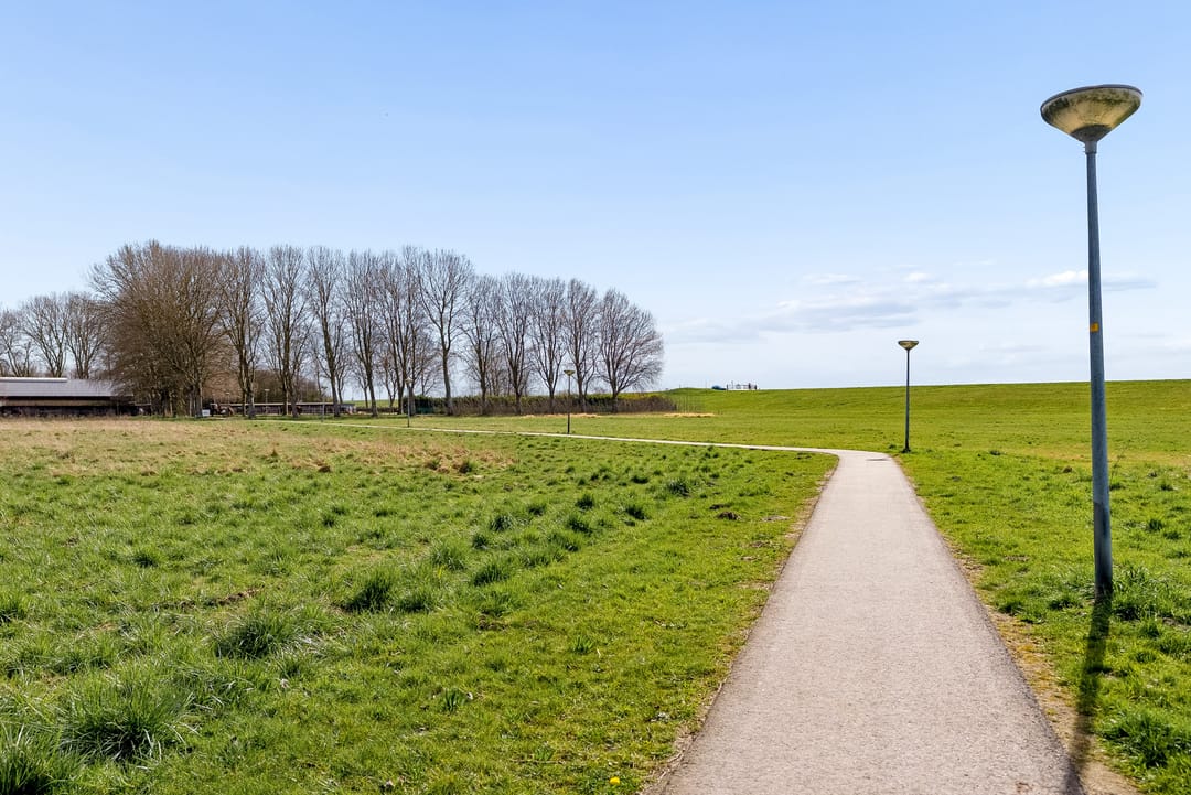 Photo 61 of Terpmeent 40