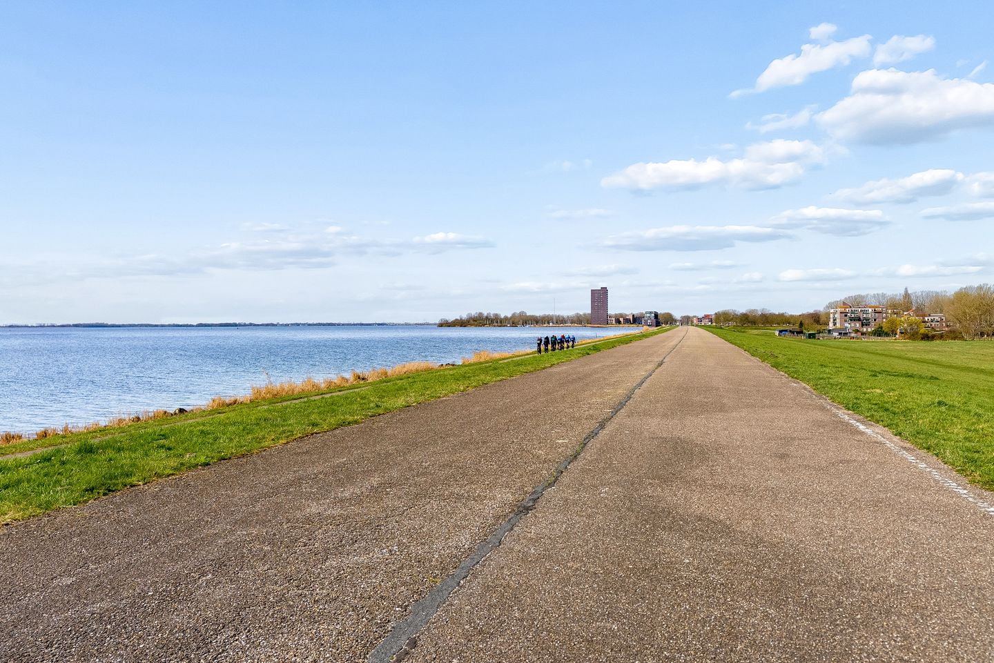 Photo 65 of Terpmeent 40