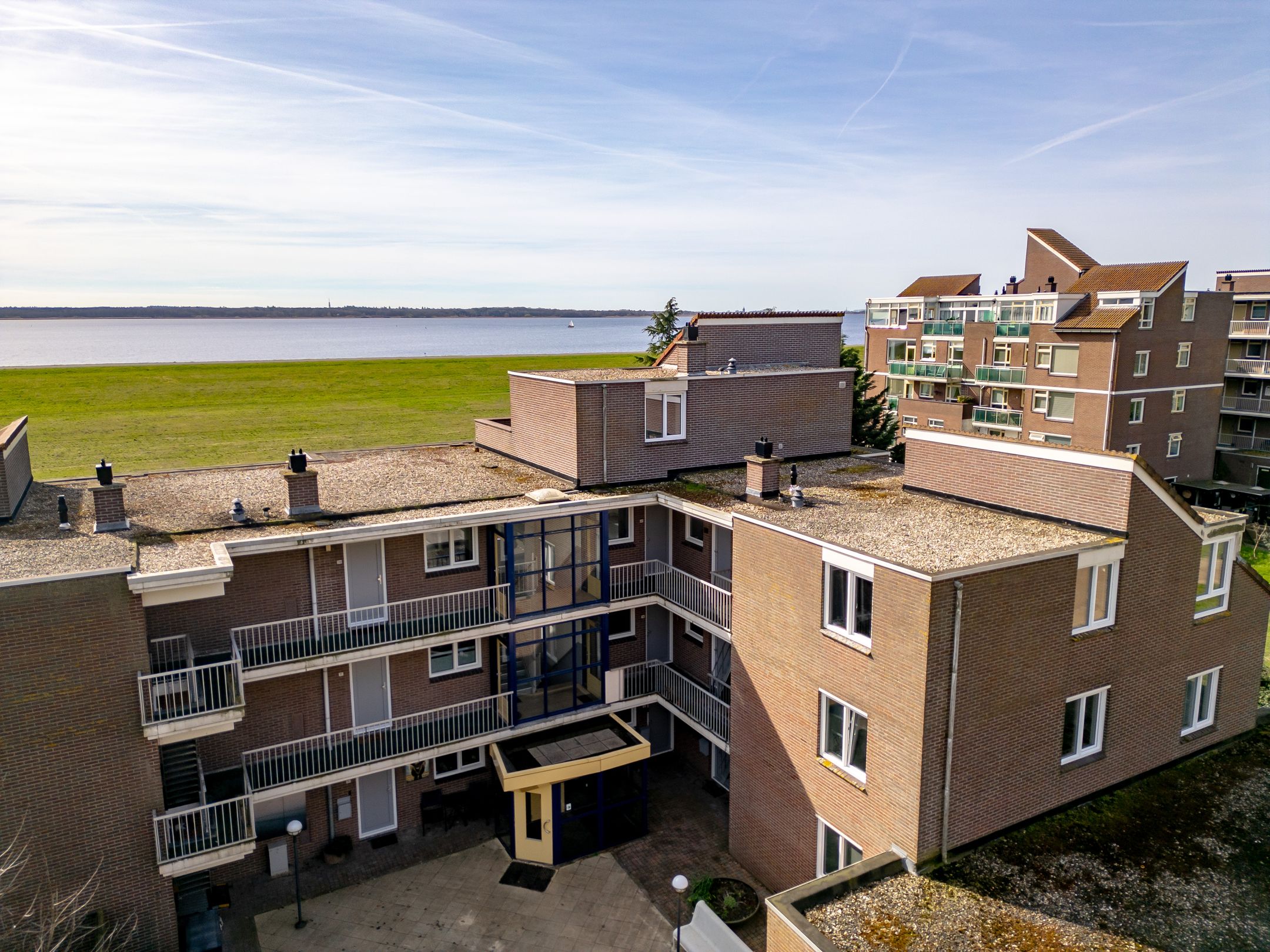 Photo 72 of Terpmeent 40