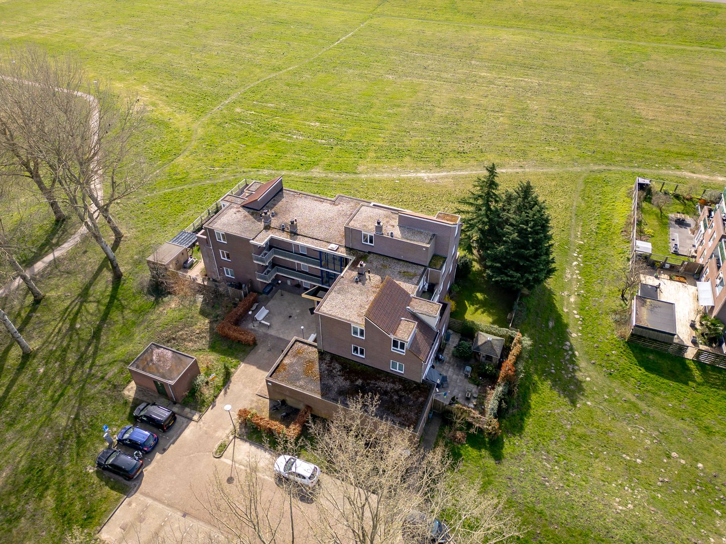 Photo 74 of Terpmeent 40