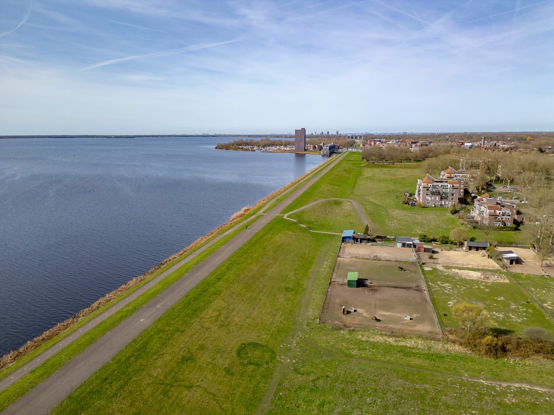 Photo 76 of Terpmeent 40