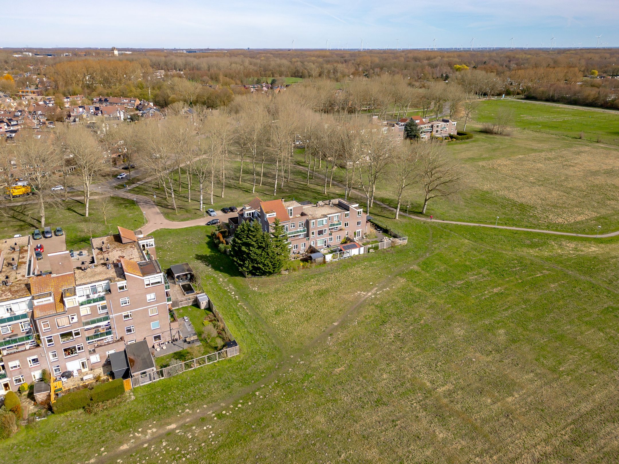 Photo 78 of Terpmeent 40