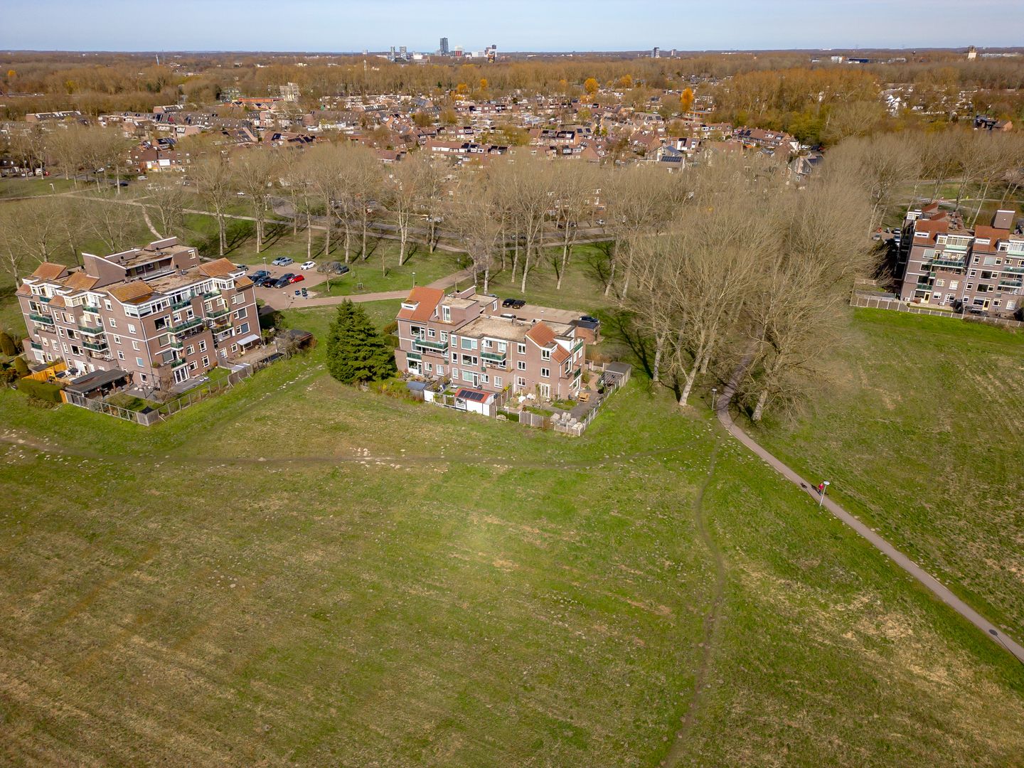 Photo 79 of Terpmeent 40