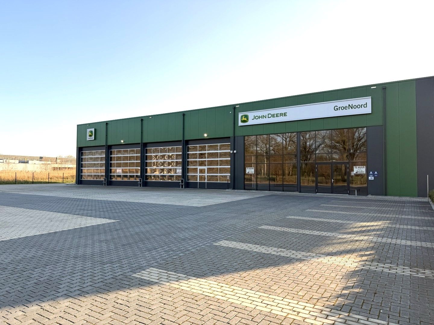 View photo 2 of Almelosestraat 83-m