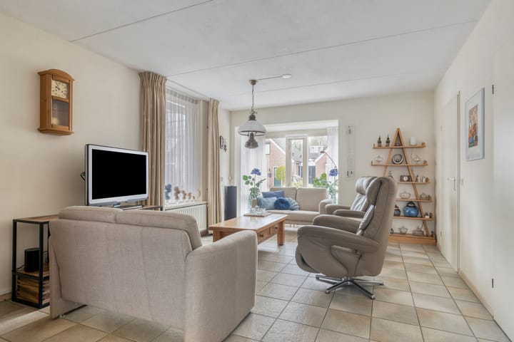 Photo 2 of Krekelzanger 98