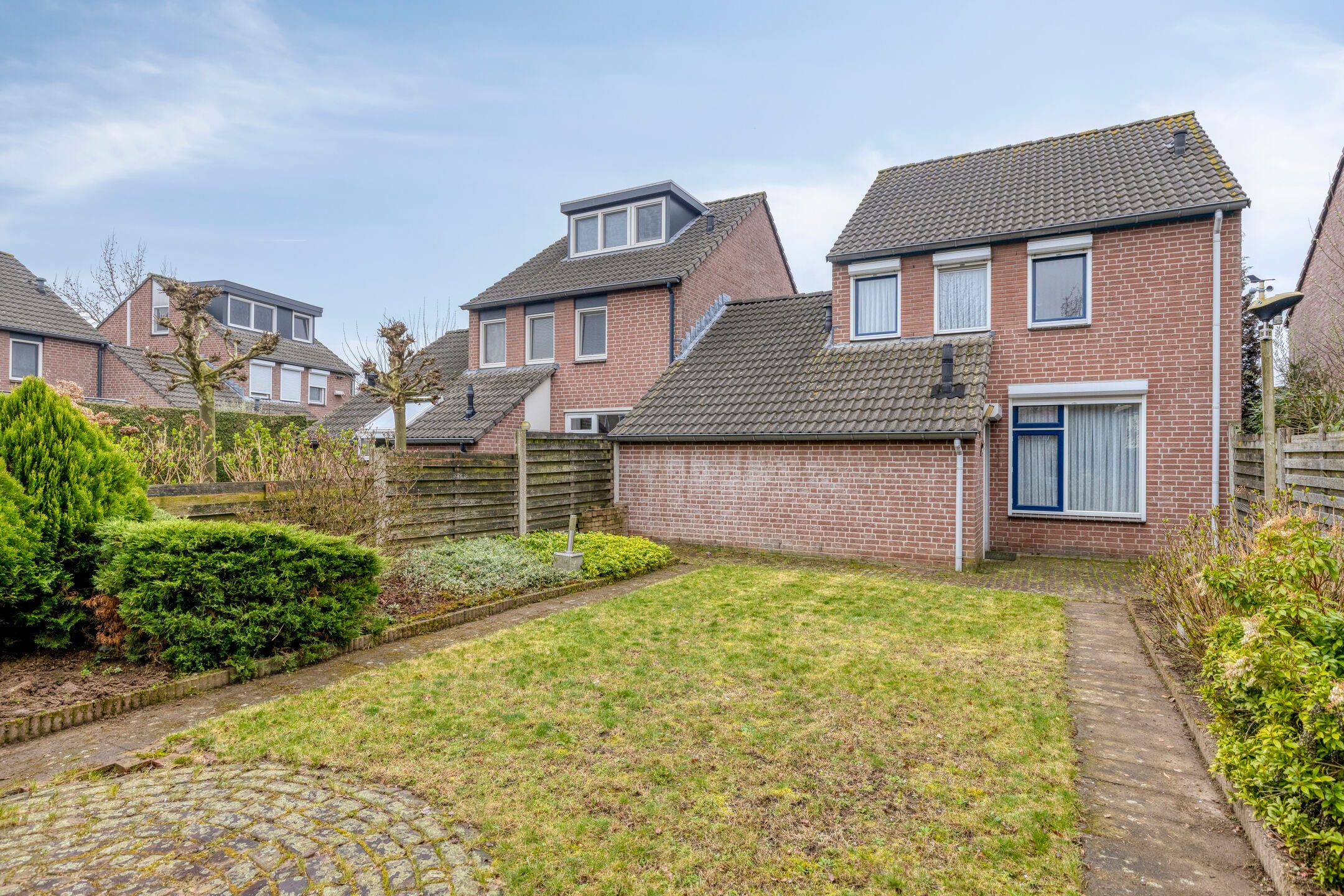 Foto 30 van Krekelzanger 98