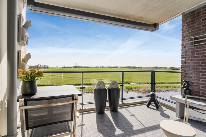 Photo 4 of Apollovlinder 58