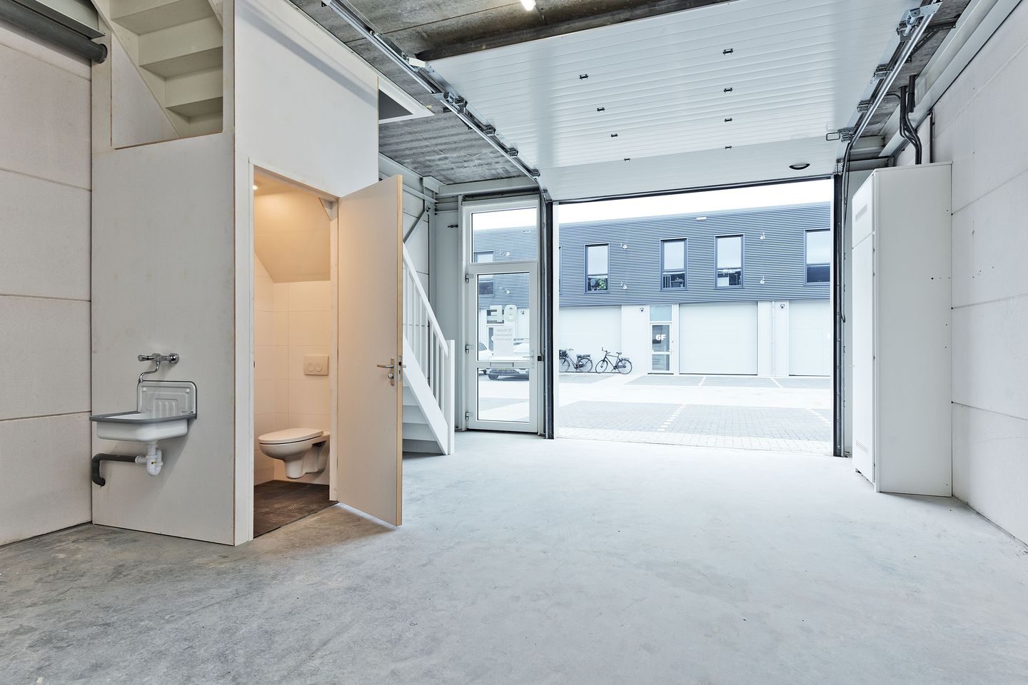 View photo 3 of Zuid-Afrikaweg 8-F