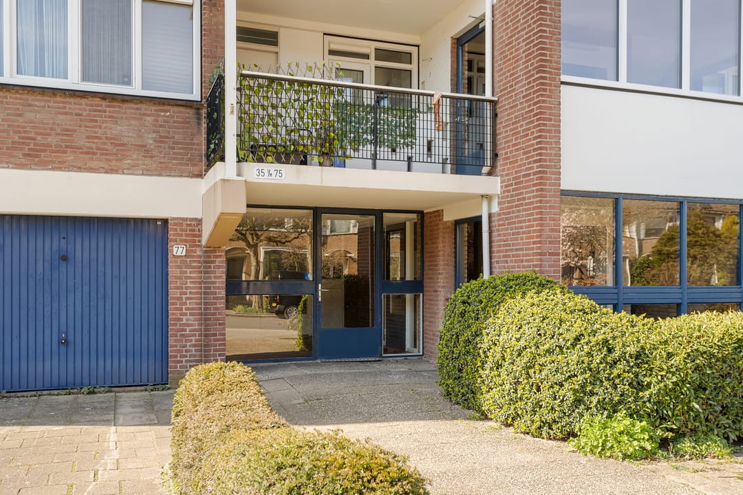 Spacious 4-Room Corner Apartment with Two Balconies in Tuindorp Oost — 28