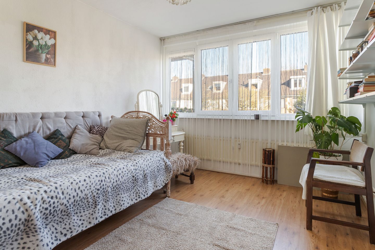 Spacious 4-Room Corner Apartment with Two Balconies in Tuindorp Oost — 16
