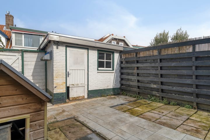 Photo 4 of Emmastraat 9