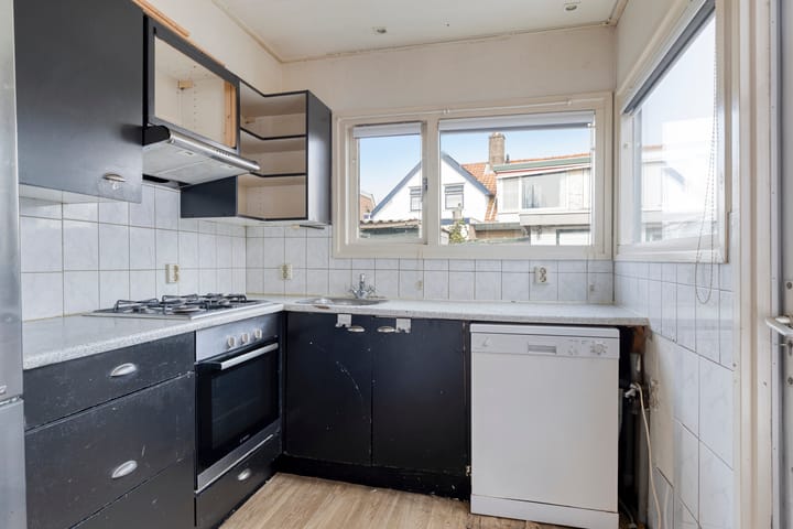 Photo 3 of Emmastraat 9