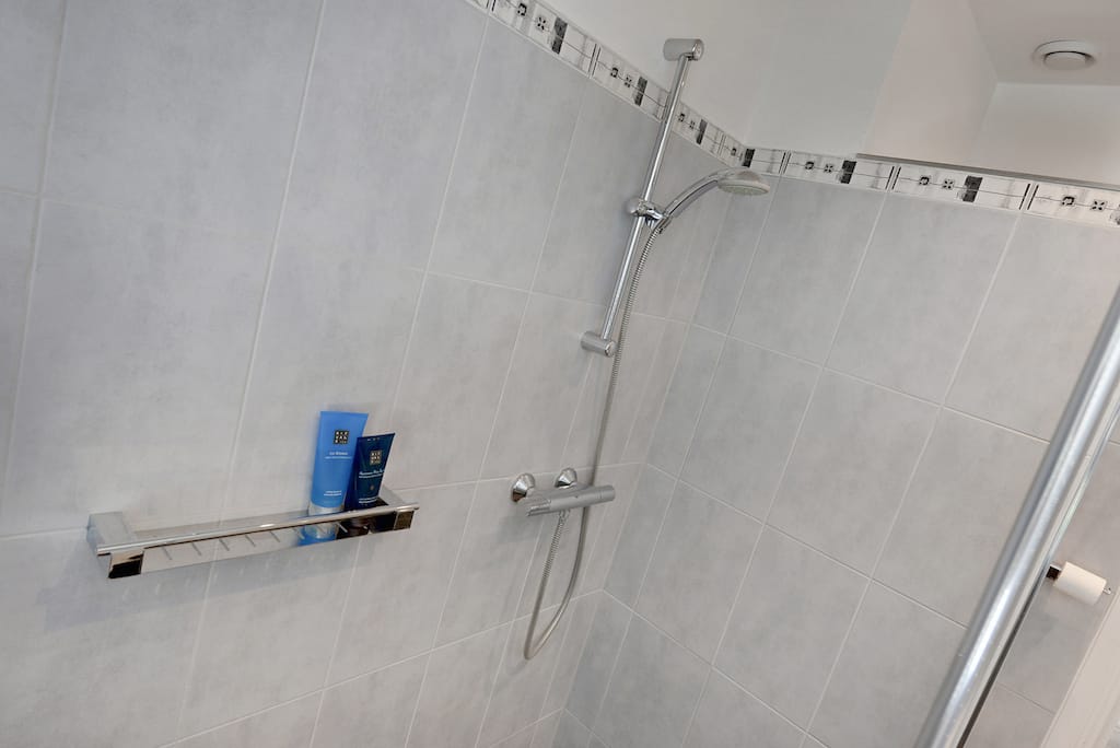 Foto 40 van Dirk Hoogenraadstraat 58