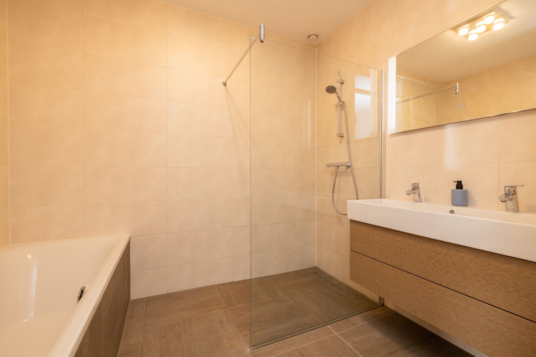 Foto 30 van Ovidius 8