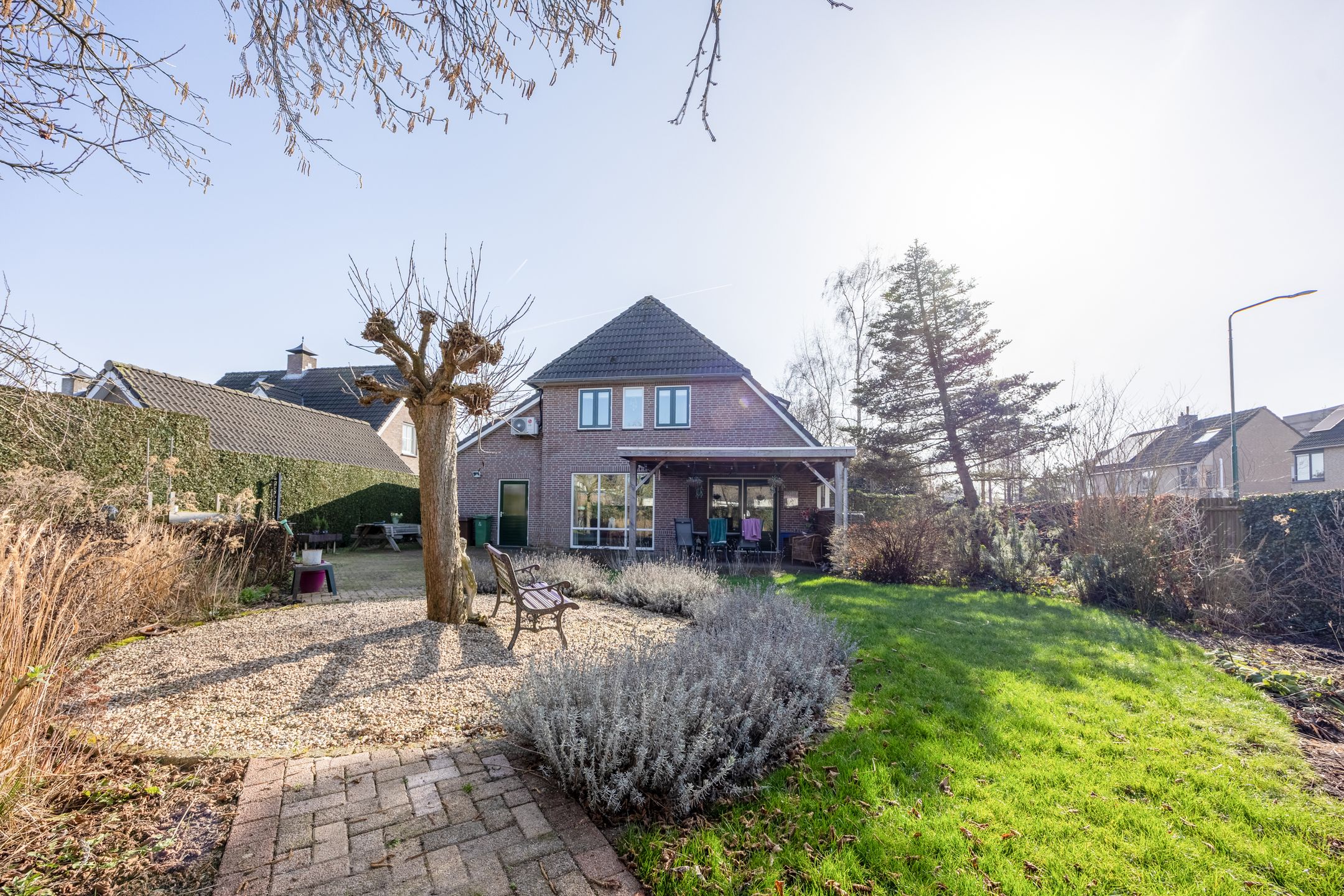Spacious detached family home with 6 bedrooms and large garden in Cuijk — 52