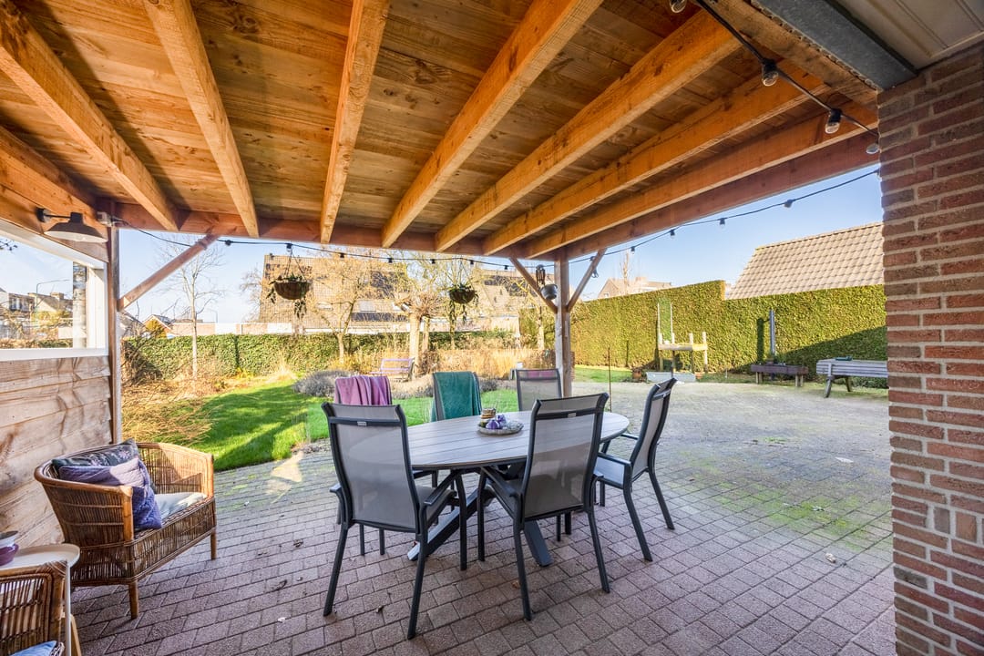 Spacious detached family home with 6 bedrooms and large garden in Cuijk — 50