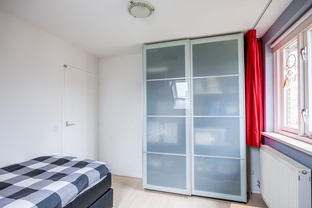 Spacious detached family home with 6 bedrooms and large garden in Cuijk — 25