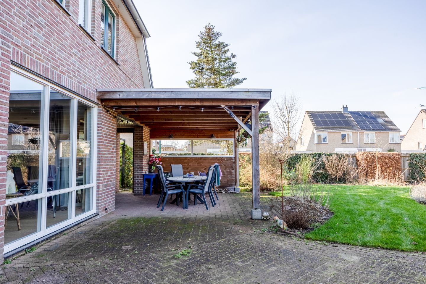 Spacious detached family home with 6 bedrooms and large garden in Cuijk — 48