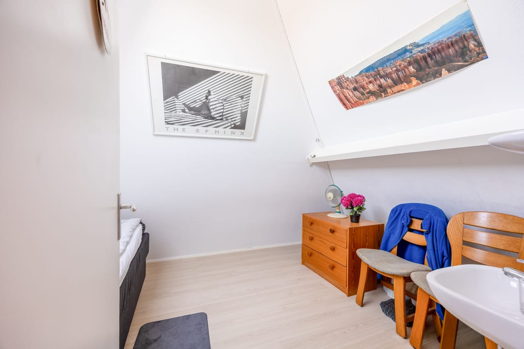 Spacious detached family home with 6 bedrooms and large garden in Cuijk — 42