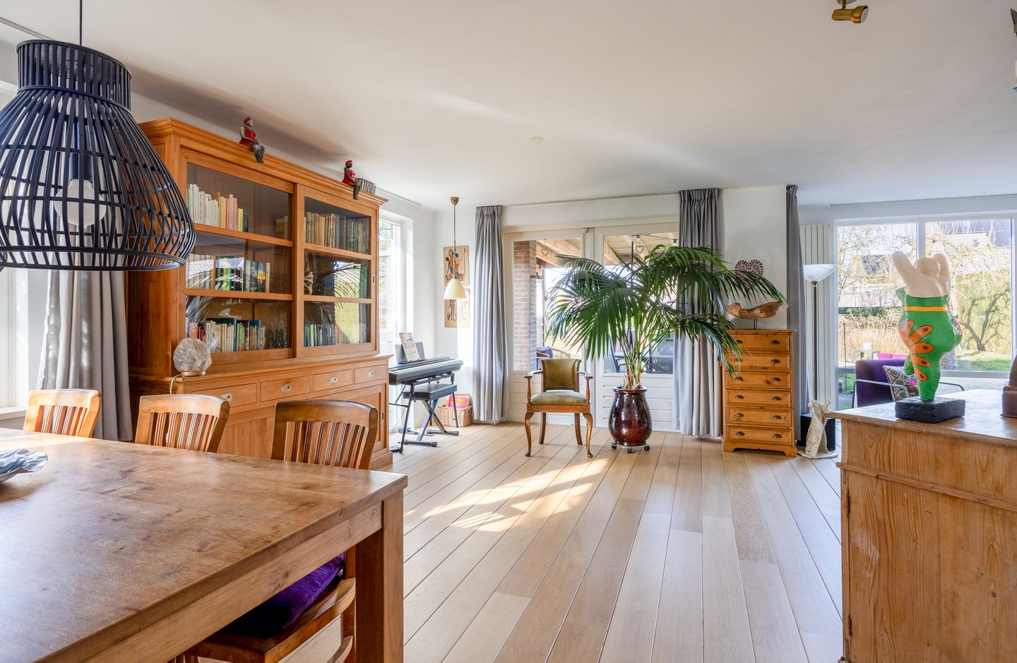Spacious detached family home with 6 bedrooms and large garden in Cuijk — 13