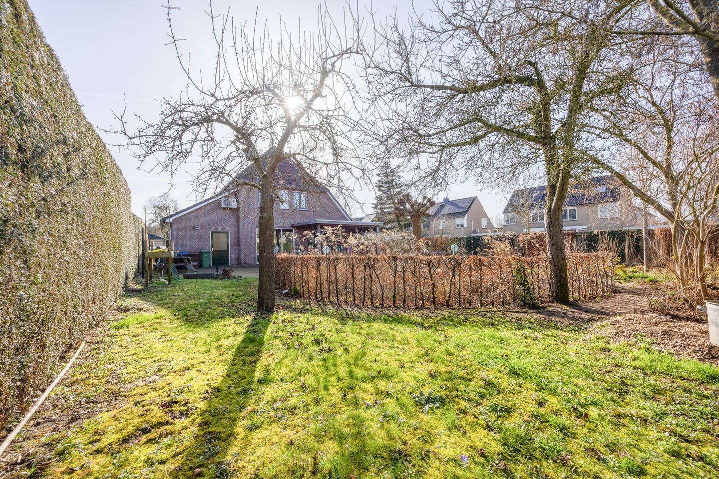 Spacious detached family home with 6 bedrooms and large garden in Cuijk — 53