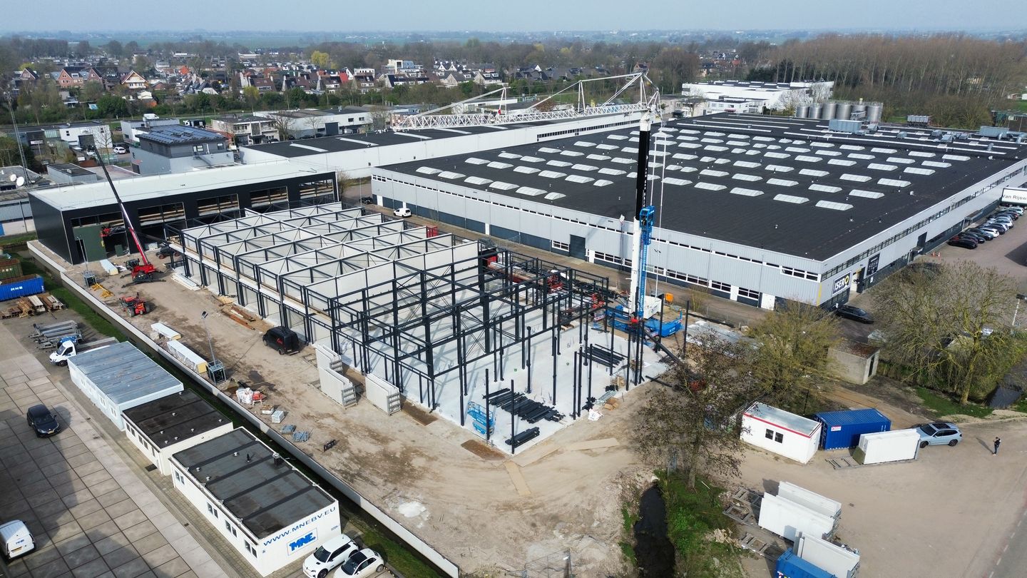 Bekijk foto 2 van Groot Mijdrechtstraat B13 - B22