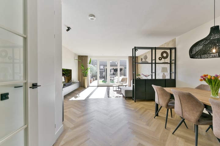 Photo 3 of Lekstraat 134